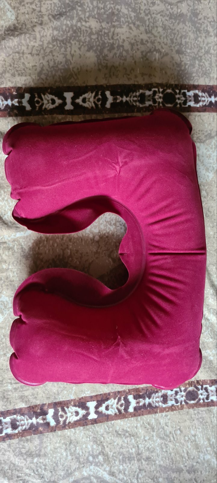 Фотография покупателя товара Подушка для шеи дорожная, надувная, 42 × 27 см, цвет МИКС - Фото 4
