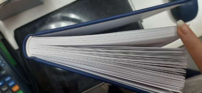 Фотография покупателя товара Ежедневник недатированный А5, 160 листов "Вивелла", обложка искусственная кожа, перфорация углов, тёмно-синий - Фото 6