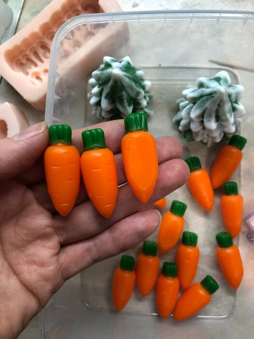 Фотография покупателя товара Молд силиконовый "Морковка" 3.8х1,5 см МИКС