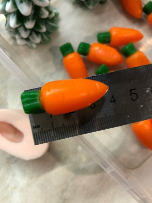 Фотография покупателя товара Молд силиконовый "Морковка" 3.8х1,5 см МИКС - Фото 1