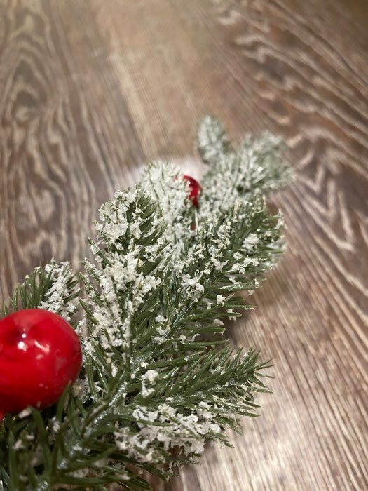 Фотография покупателя товара Декор "Зимние мечты" ягоды на снежной ели, 50 см - Фото 20