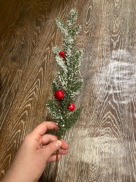 Фотография покупателя товара Декор "Зимние мечты" ягоды на снежной ели, 50 см - Фото 21