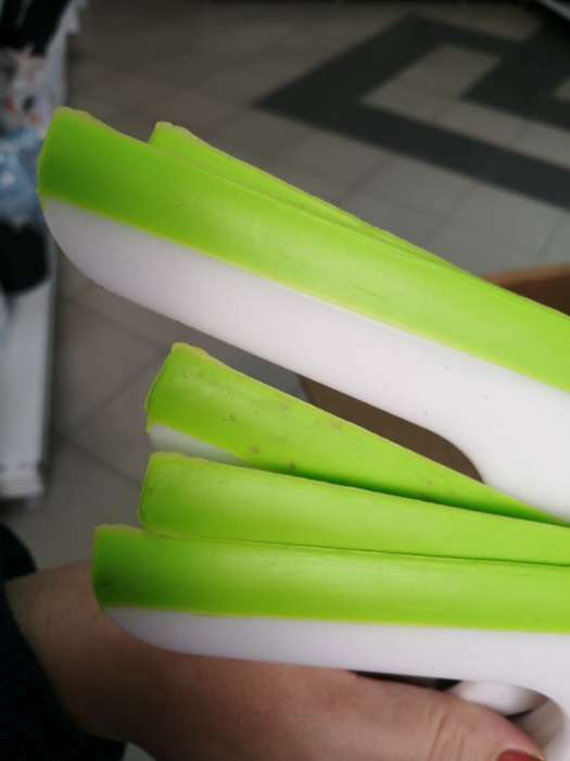 Фотография покупателя товара Водосгон с изогнутой ручкой Доляна, 23×20 см, цвет МИКС - Фото 4