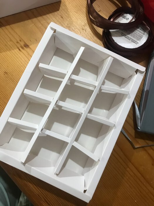 Фотография покупателя товара Коробка складная под 12 конфет, белая, 19 х 15 х 3,6 см - Фото 12