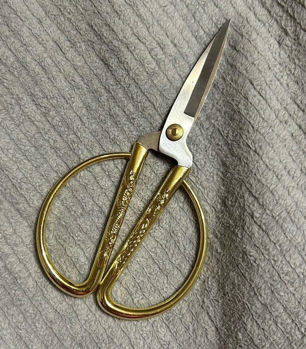 Фотография покупателя товара Ножницы для рукоделия, скошенное лезвие, 7", 17 см, цвет золотой