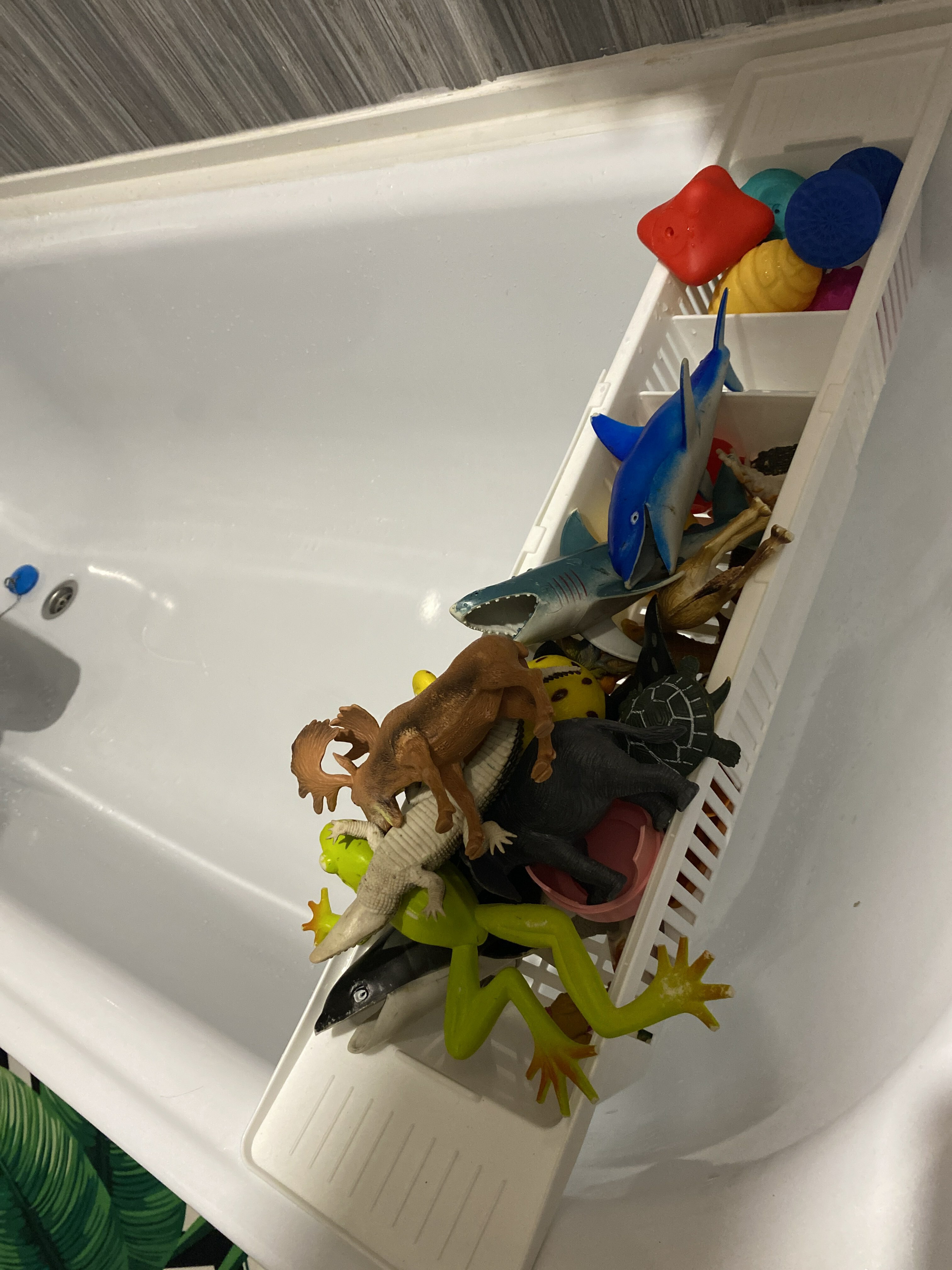 Фотография покупателя товара Полка на ванну Toys, 57-89 см, цвет снежно-белый - Фото 3