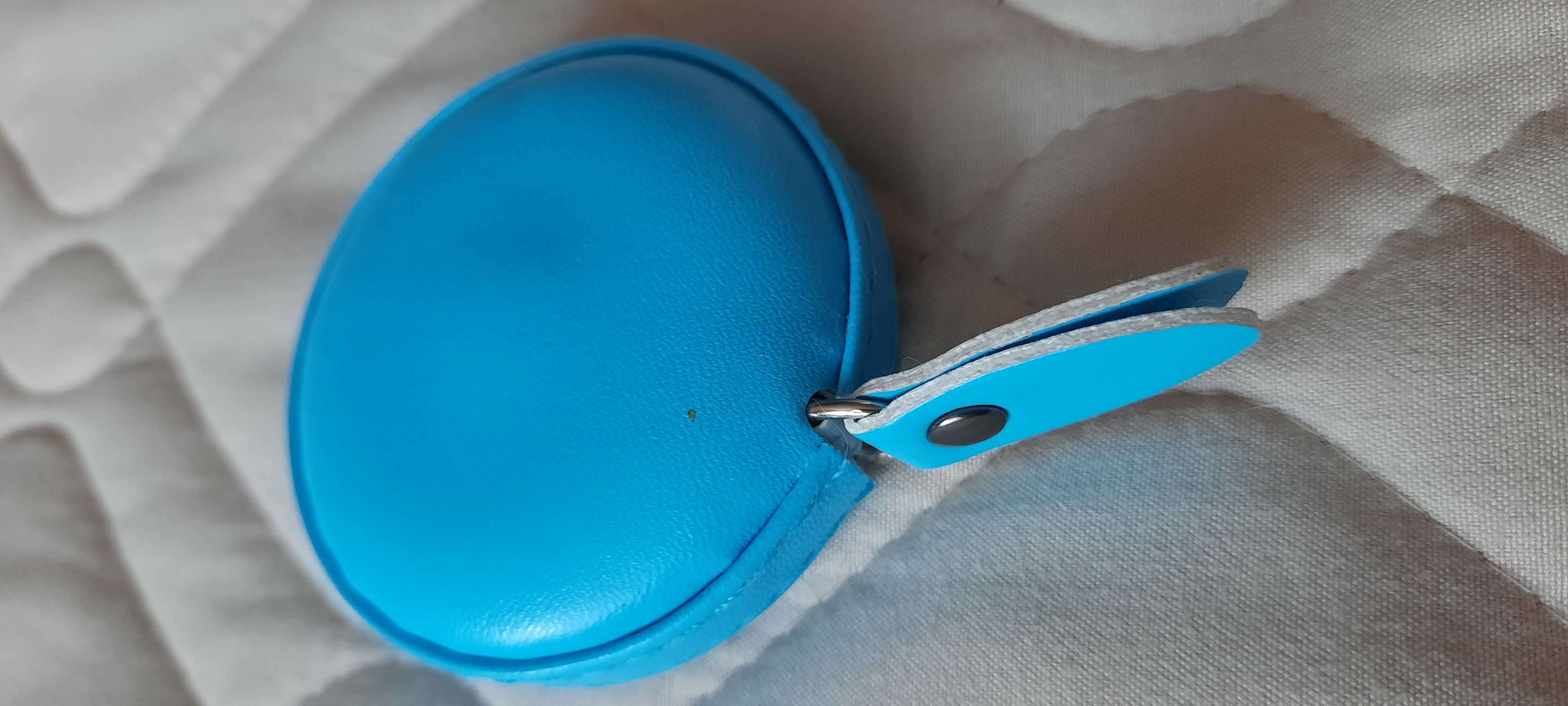 Фотография покупателя товара Сантиметровая рулетка портновская, искусственная кожа, 150 см (см/дюймы), цвет голубой - Фото 5