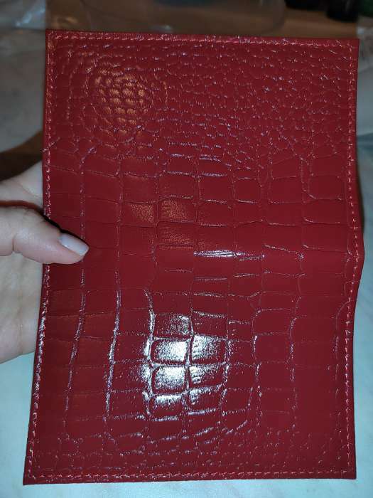Фотография покупателя товара Обложка для паспорта, крокодил, цвет чёрный - Фото 2