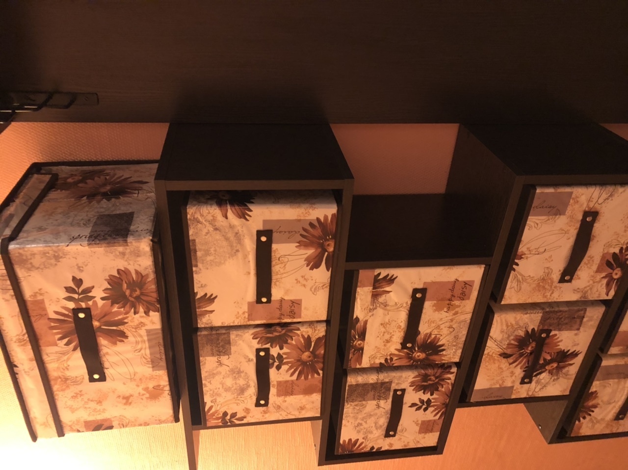 Фотография покупателя товара Короб стеллажный для хранения Доляна «Астра», 25×25×25 см, цвет коричневый - Фото 1
