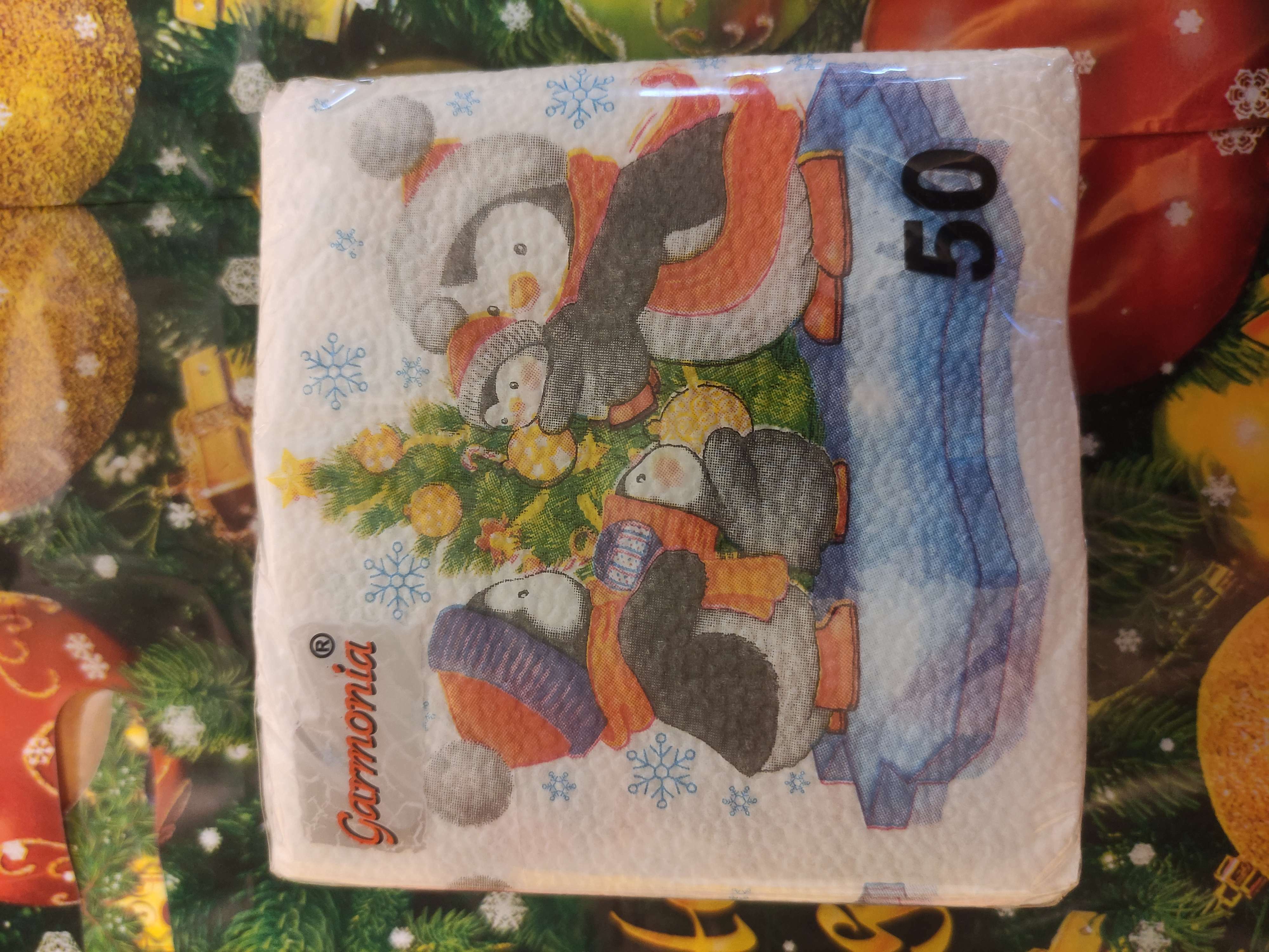 Фотография покупателя товара Новогодние салфетки бумажные Гармония цвета «Пингвинята», 24х24 см, 50 листов - Фото 2
