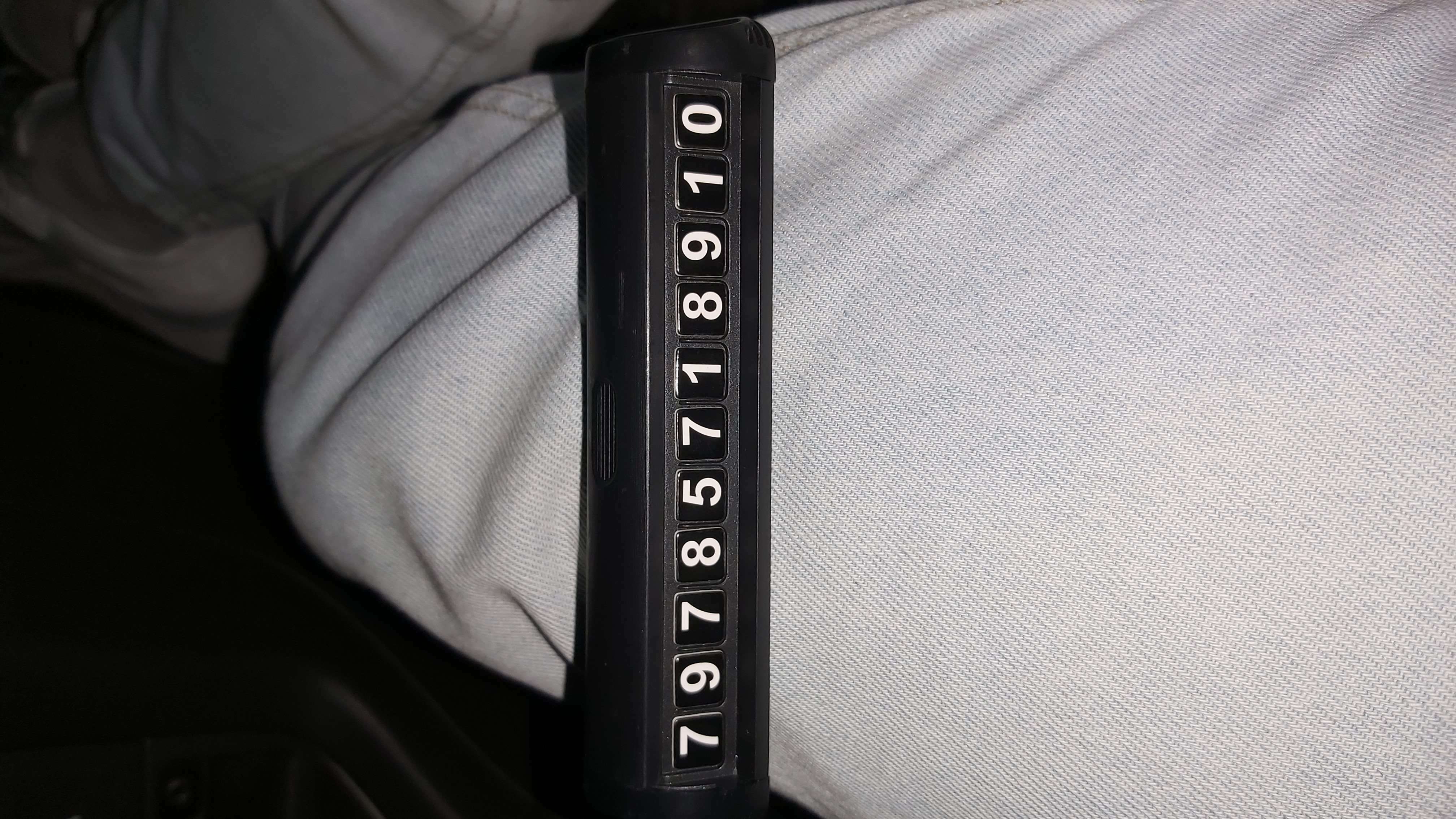 Фотография покупателя товара Табличка Cartage, для номера телефона с крышкой, черный