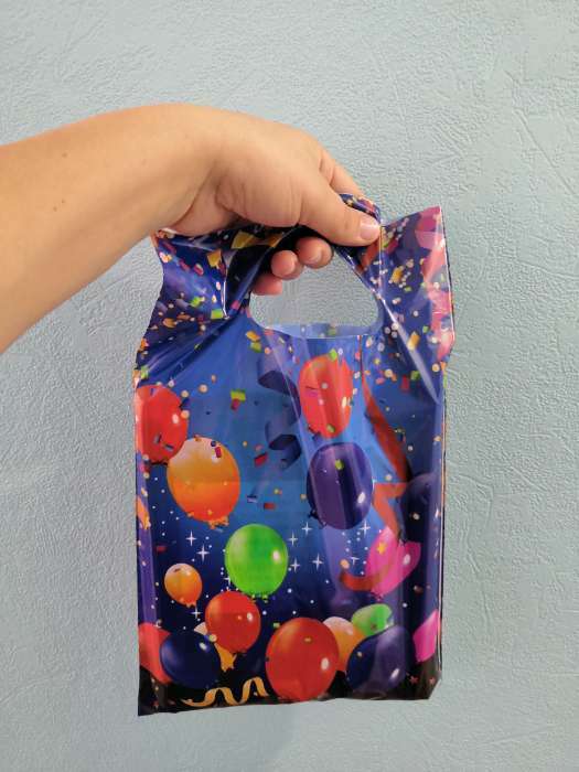 Фотография покупателя товара Пакет "Праздничные шары", полиэтиленовый, с вырубной ручкой, 20 х 30 см, 30 мкм
