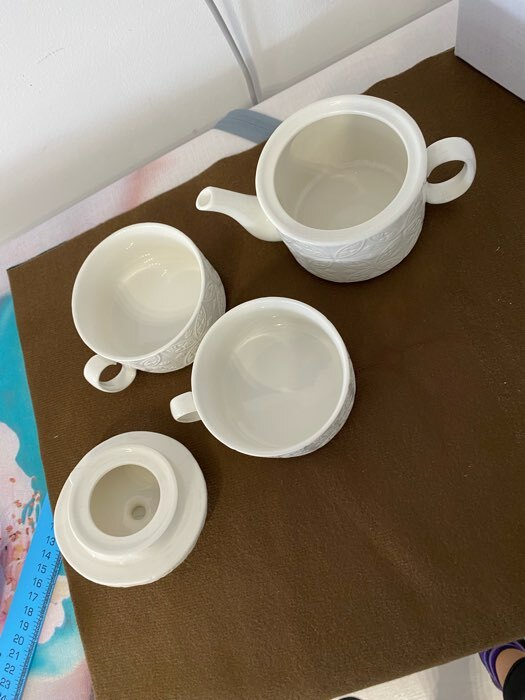 Фотография покупателя товара Набор фарфоровый чайный Доляна «Эстет. Орнамент», 3 предмета: чайник 400 мл, 2 кружки 280 мл, цвет белый - Фото 3