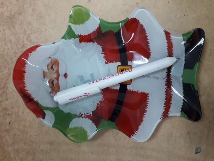 Фотография покупателя товара Блюдо стеклянное сервировочное Доляна «Дед Мороз», 19×13,5 см - Фото 5