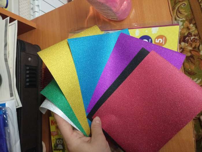 Фотография покупателя товара Набор бумаги с блёстками А5, 7 листов, 7 цветов, 80 г/м2 - Фото 2