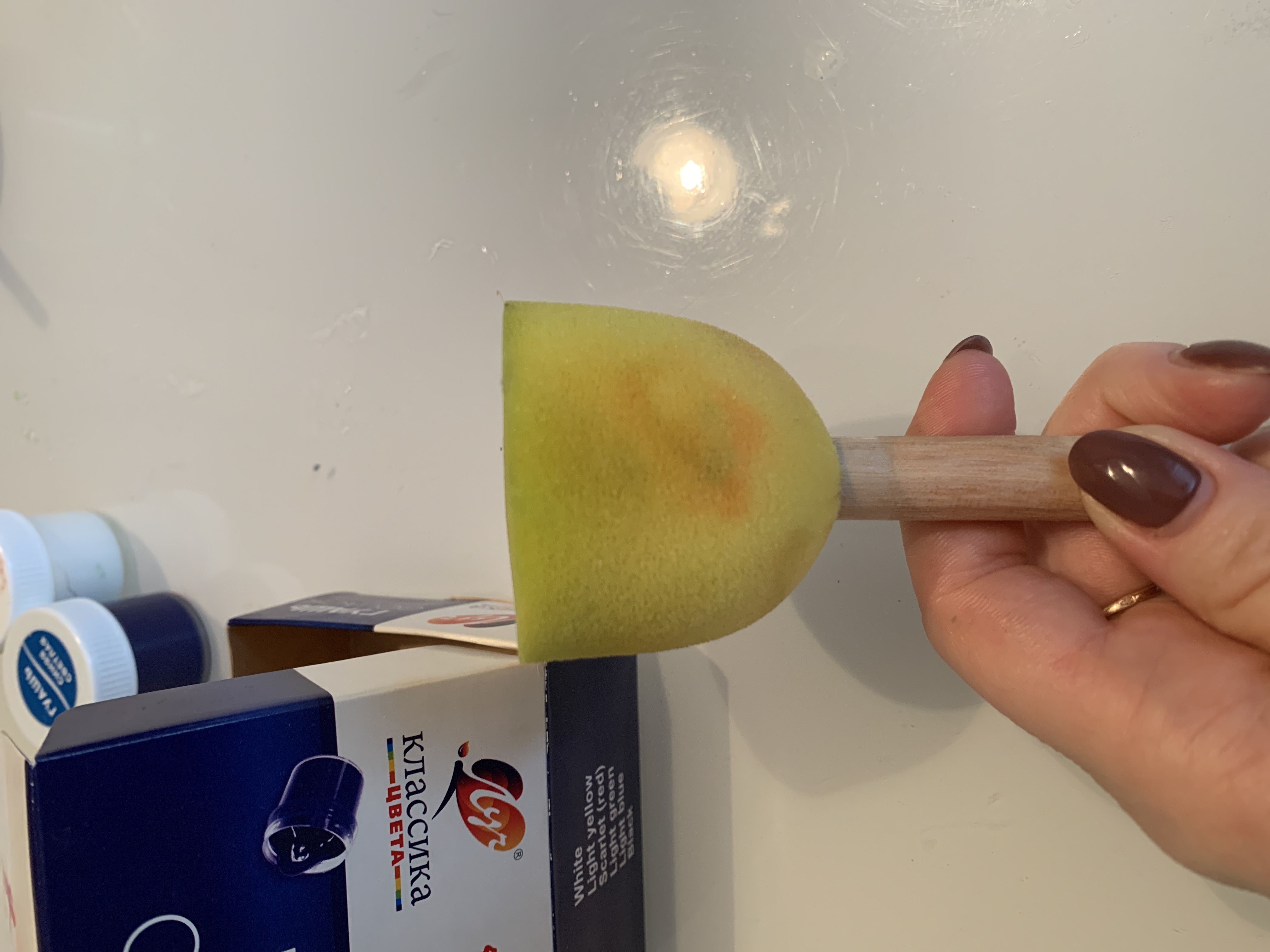 Фотография покупателя товара Кисть спонж, круглая, диаметр-50мм, деревянная ручка, в пакете