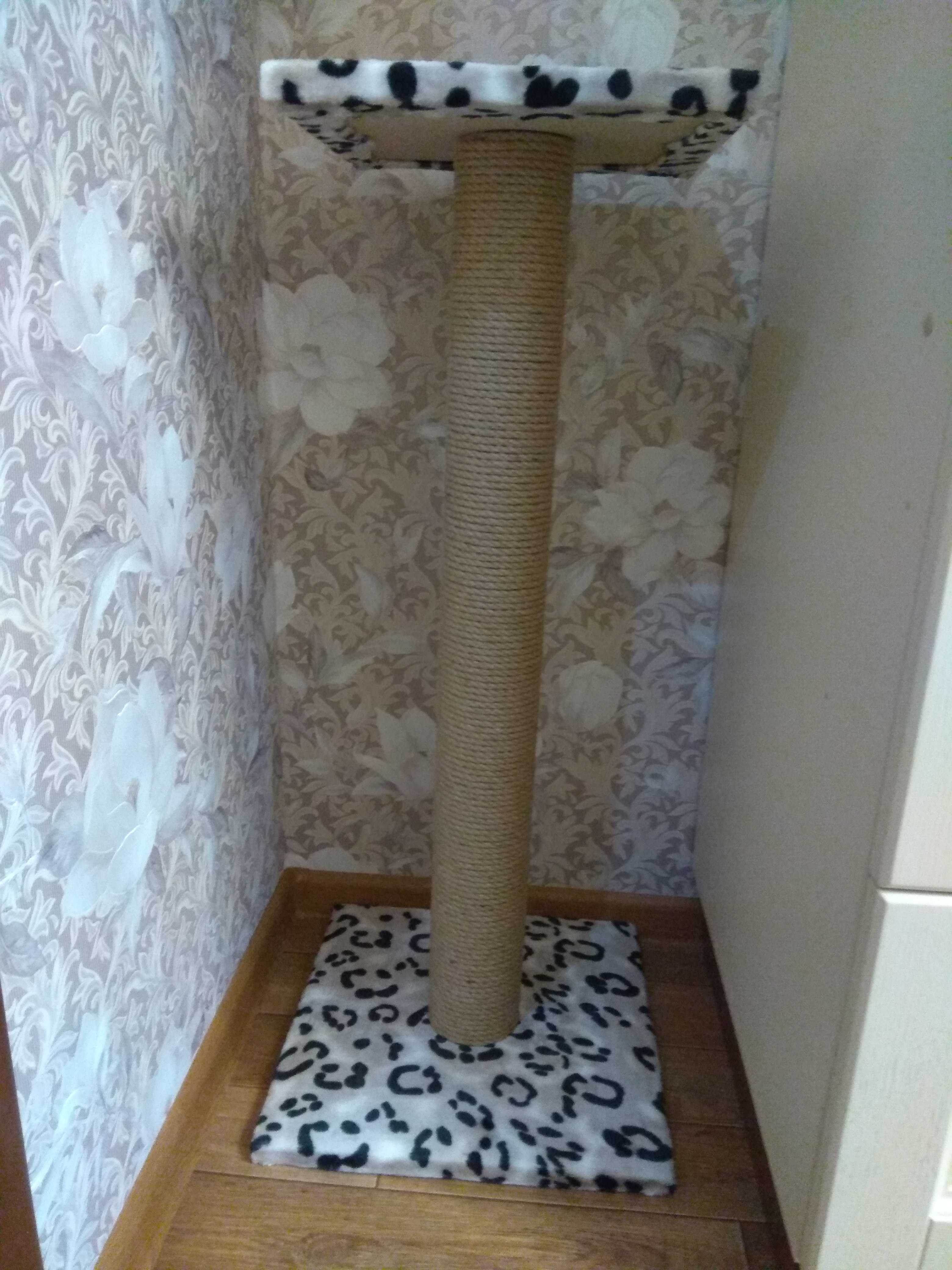 Фотография покупателя товара Когтеточка с высоким и толстым столбиком и площадкой, джут, 40 х 40 х 84 см, микс цветов - Фото 8