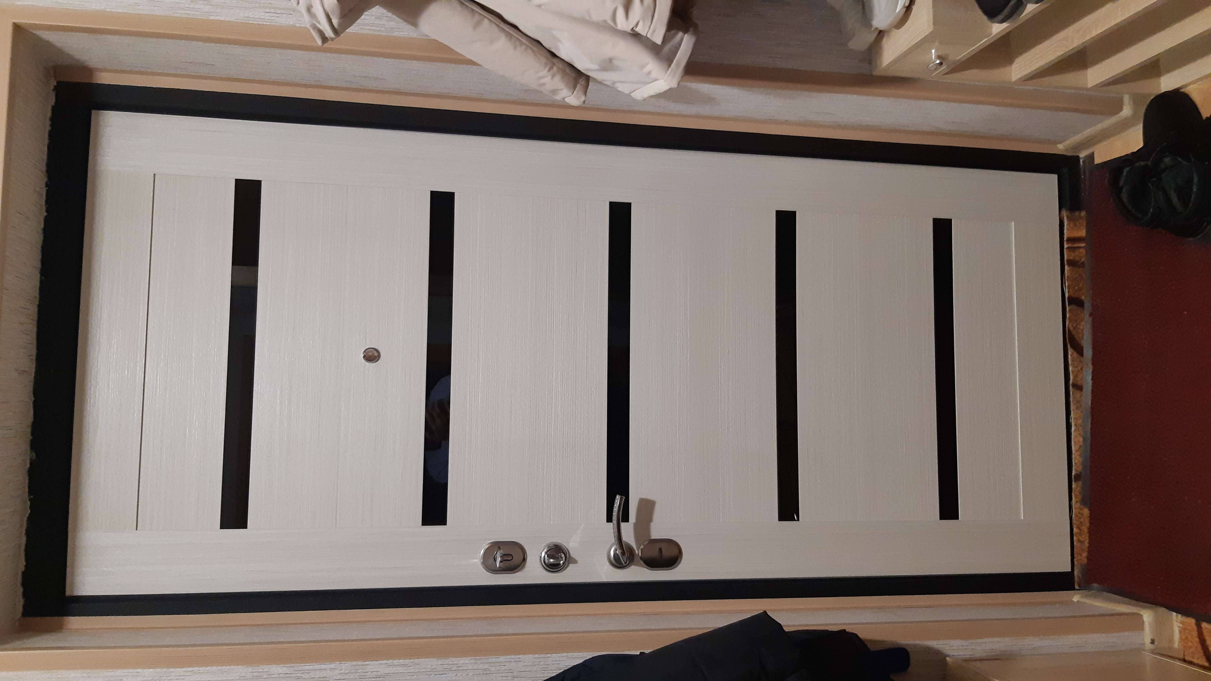 Фотография покупателя товара Входная дверь «Хит 8 Nova», 960 × 2050 мм, левая, цвет чёрный шёлк / белый ясень - Фото 1