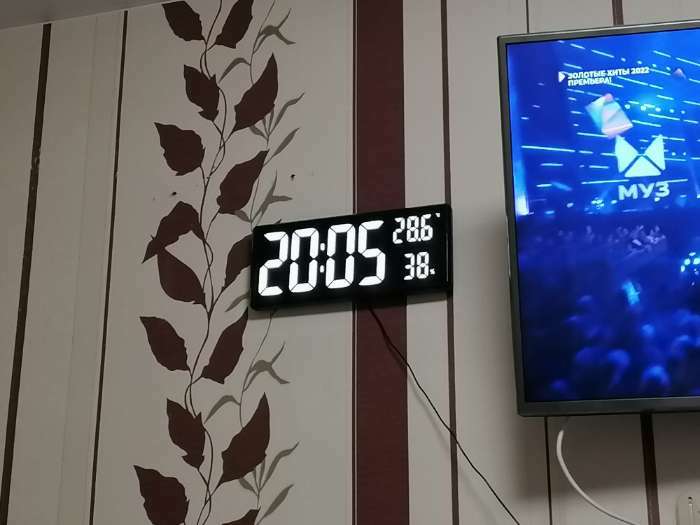 Фотография покупателя товара Часы электронные настенные, настольные, с будильником, 36 х 3 х 15 см - Фото 2