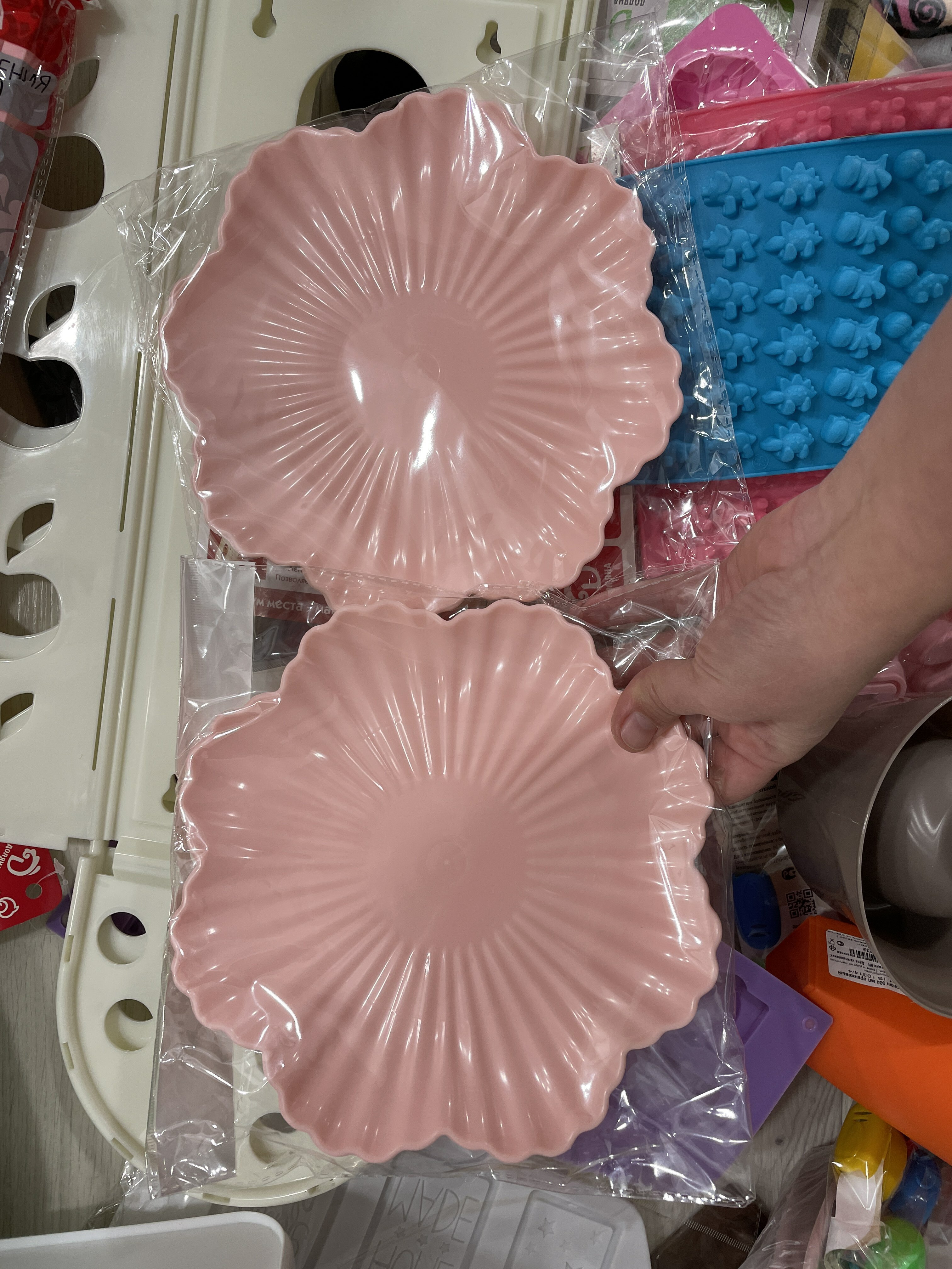 Фотография покупателя товара Набор фигурных тарелок «Незабудка», 6 шт, 20×10 см, цвет МИКС - Фото 1