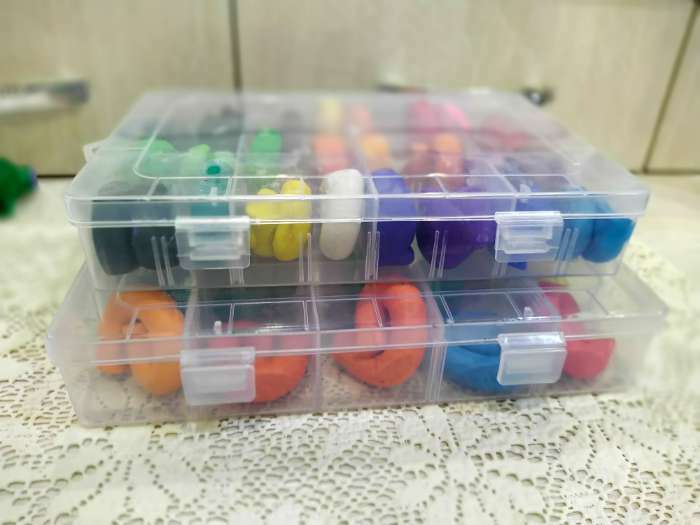 Фотография покупателя товара Органайзер для ниток мулине с бобинами, 12 съёмных ячеек, 19,6 × 13,2 × 3,6 см, цвет прозрачный - Фото 11