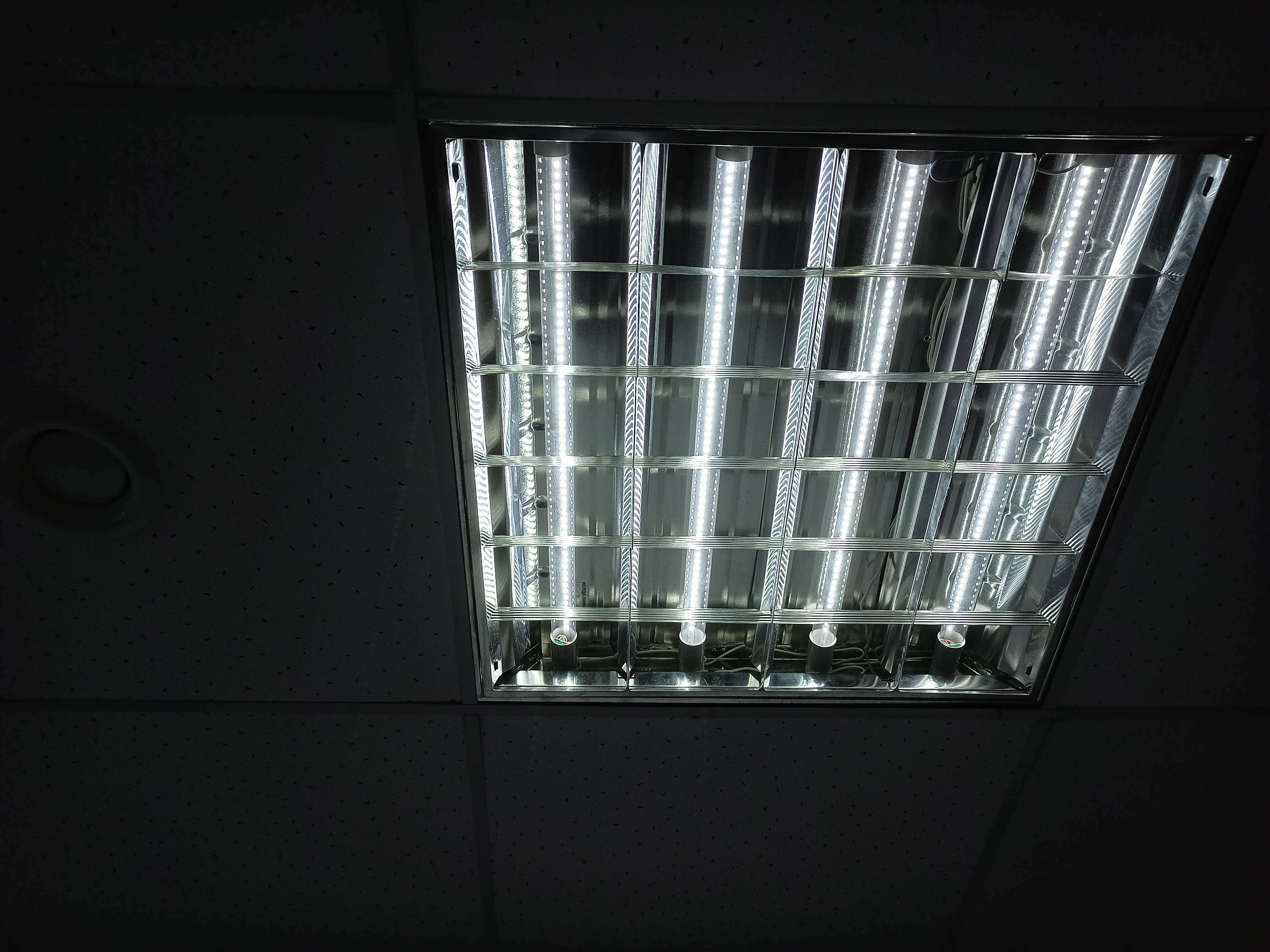 Фотография покупателя товара Лампа светодиодная Ecola, T8, G13, 12.5 Вт, 6500 K, 605x28 мм, пов. цоколь, прозрачная - Фото 6