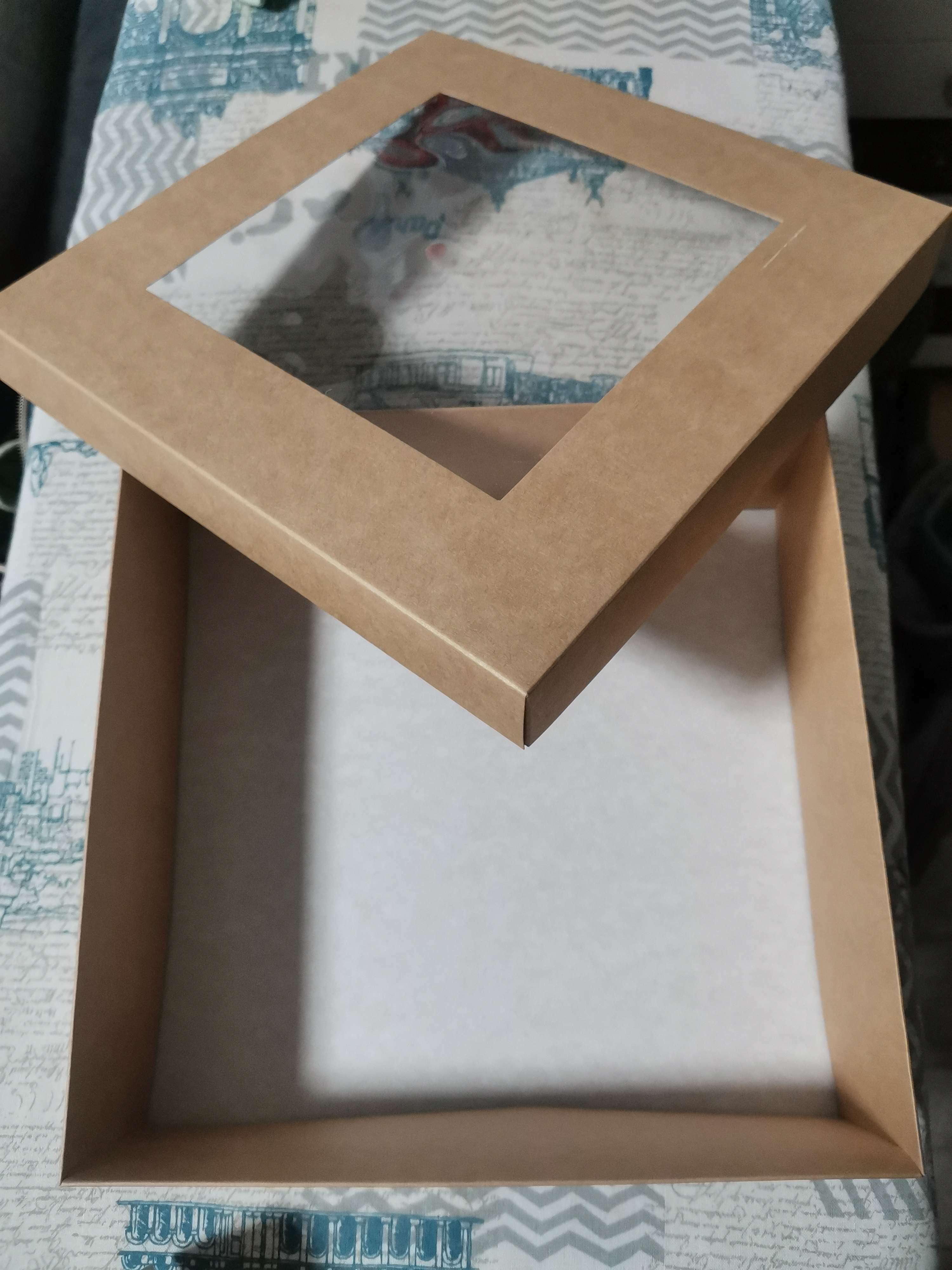 Фотография покупателя товара Коробка складная, крышка-дно,с окном, крафт, 23 х 23 х 6,5 см - Фото 1