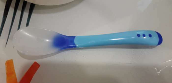 Фотография покупателя товара Ложка детская для кормления, термочувствительная, цвет сине-голубой