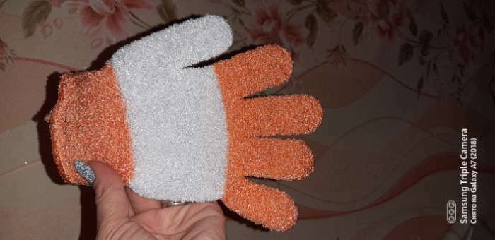 Фотография покупателя товара Мочалка-перчатка массажная Доляна, 14×18 см, полосатая, цвет МИКС