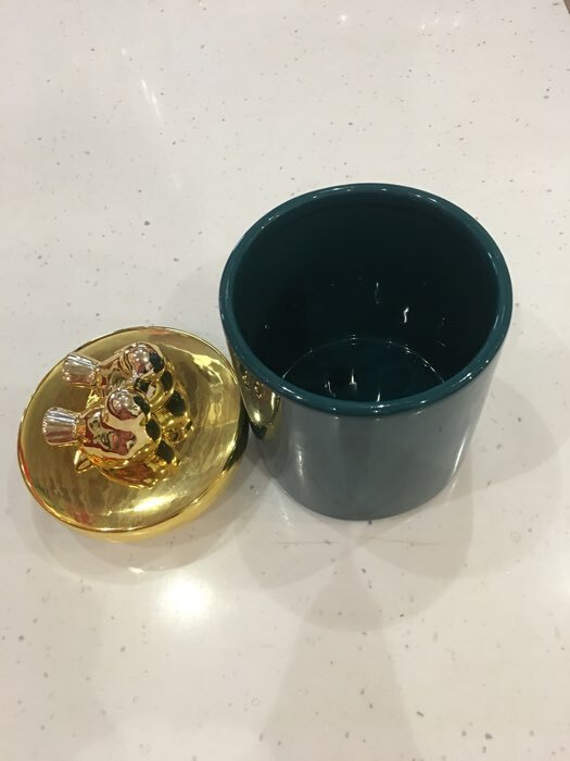 Фотография покупателя товара Банка керамическая для сыпучих продуктов «Золотое крыло», 1 л, цвет зелёный - Фото 4