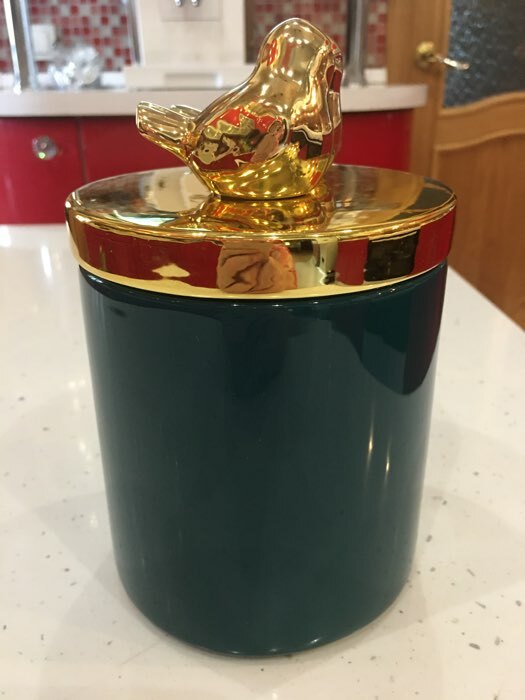 Фотография покупателя товара Банка керамическая для сыпучих продуктов «Золотое крыло», 1 л, цвет зелёный - Фото 2