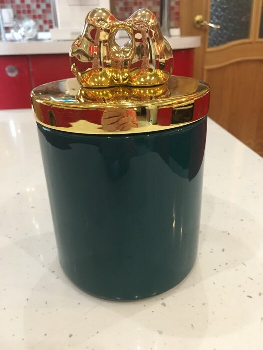 Фотография покупателя товара Банка керамическая для сыпучих продуктов «Золотое крыло», 1 л, цвет зелёный - Фото 3