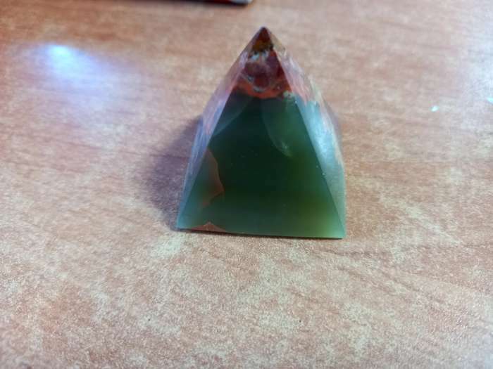 Фотография покупателя товара Сувенир «Пирамида», 3,8 см, оникс - Фото 2