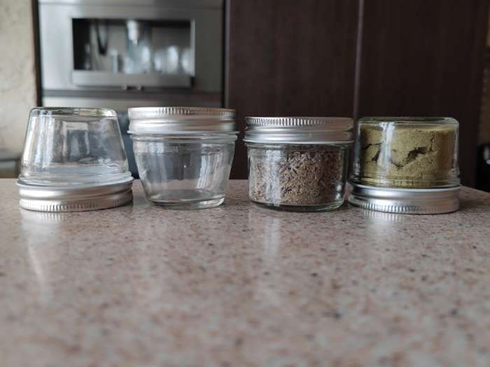 Фотография покупателя товара Банка стеклянная для сыпучих продуктов «Манка», 130 мл, 7×6 см - Фото 3