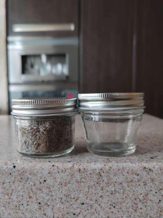 Фотография покупателя товара Банка стеклянная для сыпучих продуктов «Манка», 130 мл, 7×6 см - Фото 4