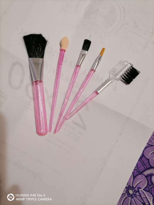 Фотография покупателя товара Набор кистей для макияжа, 5 предметов, цвет розовый - Фото 1