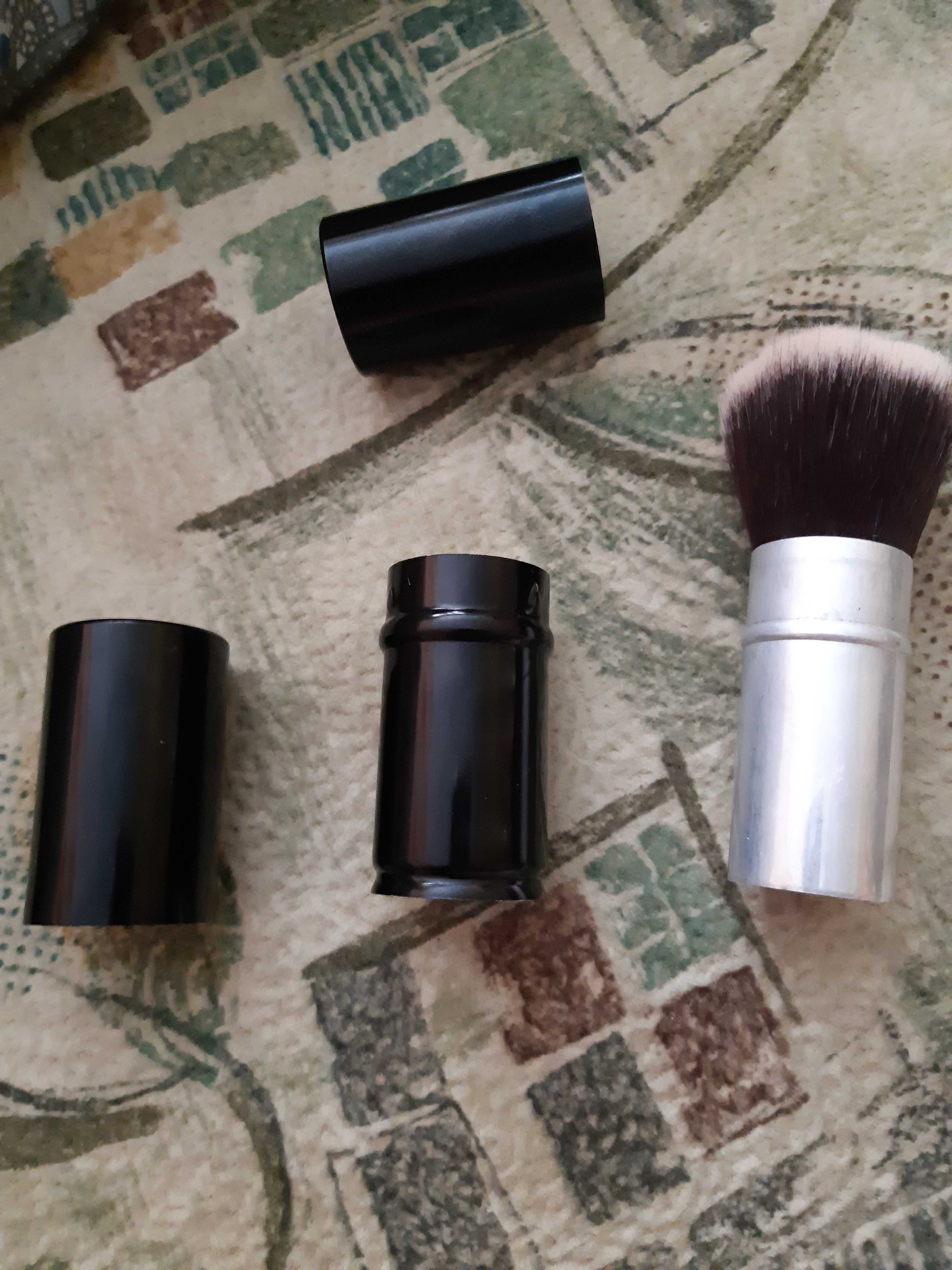 Фотография покупателя товара Кисть для макияжа, выдвижная, 10 см, цвет чёрный - Фото 6