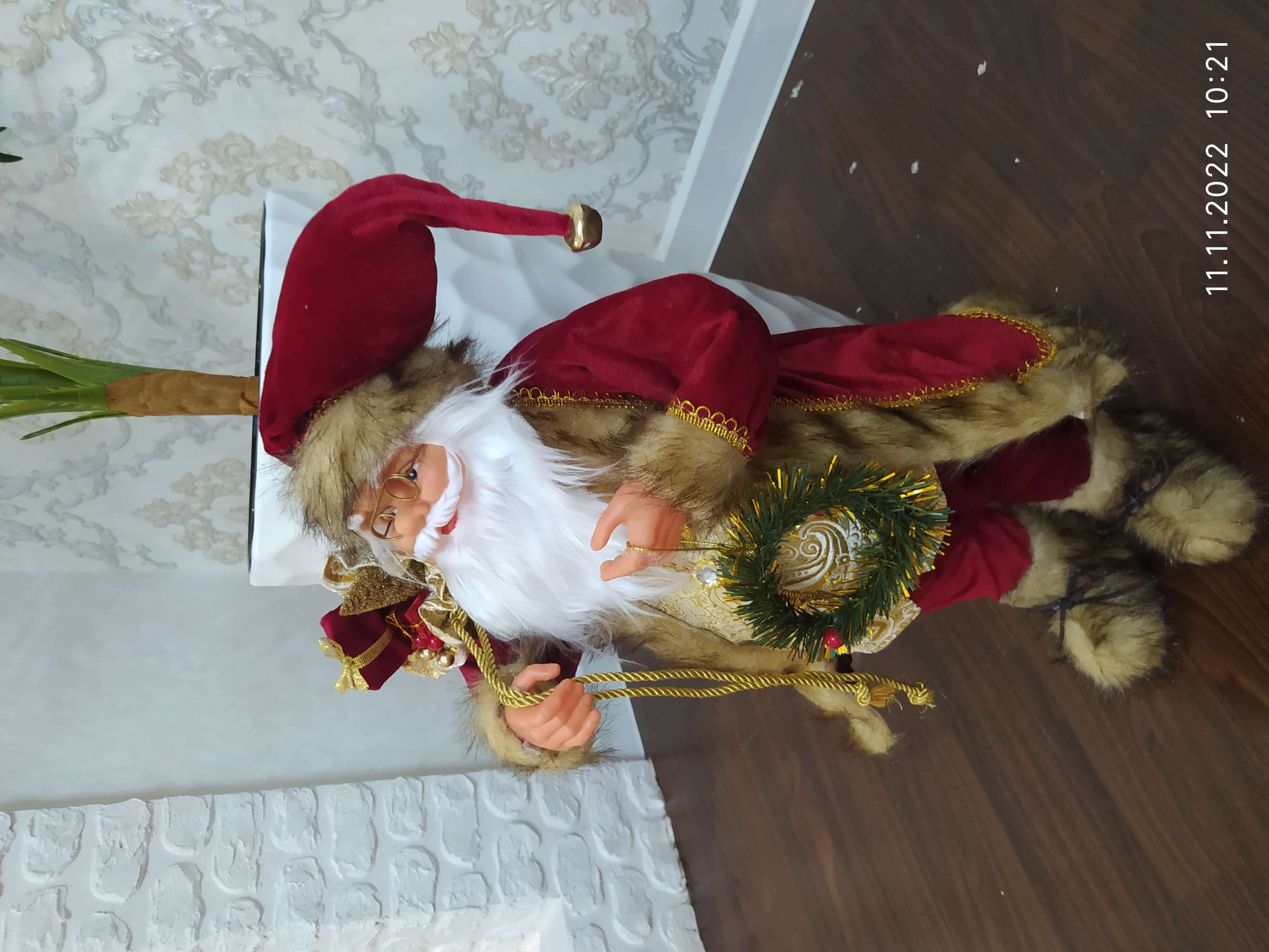 Фотография покупателя товара Дед Мороз "В золотом кафтане, с венком" 60 см - Фото 4