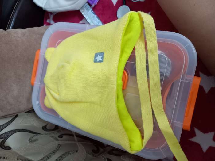 Фотография покупателя товара Шапка детская, цвет жёлтый/ушки, размер 42-46 - Фото 2