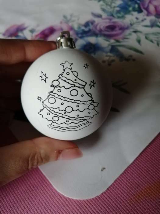 Фотография покупателя товара Новогоднее ёлочное украшение под роспись «Ёлочка» размер шара 6 см - Фото 6