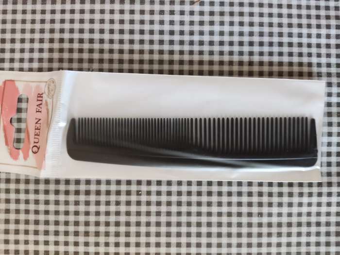 Фотография покупателя товара Расчёска комбинированная, 12,5 × 2,5 см, цвет чёрный - Фото 2