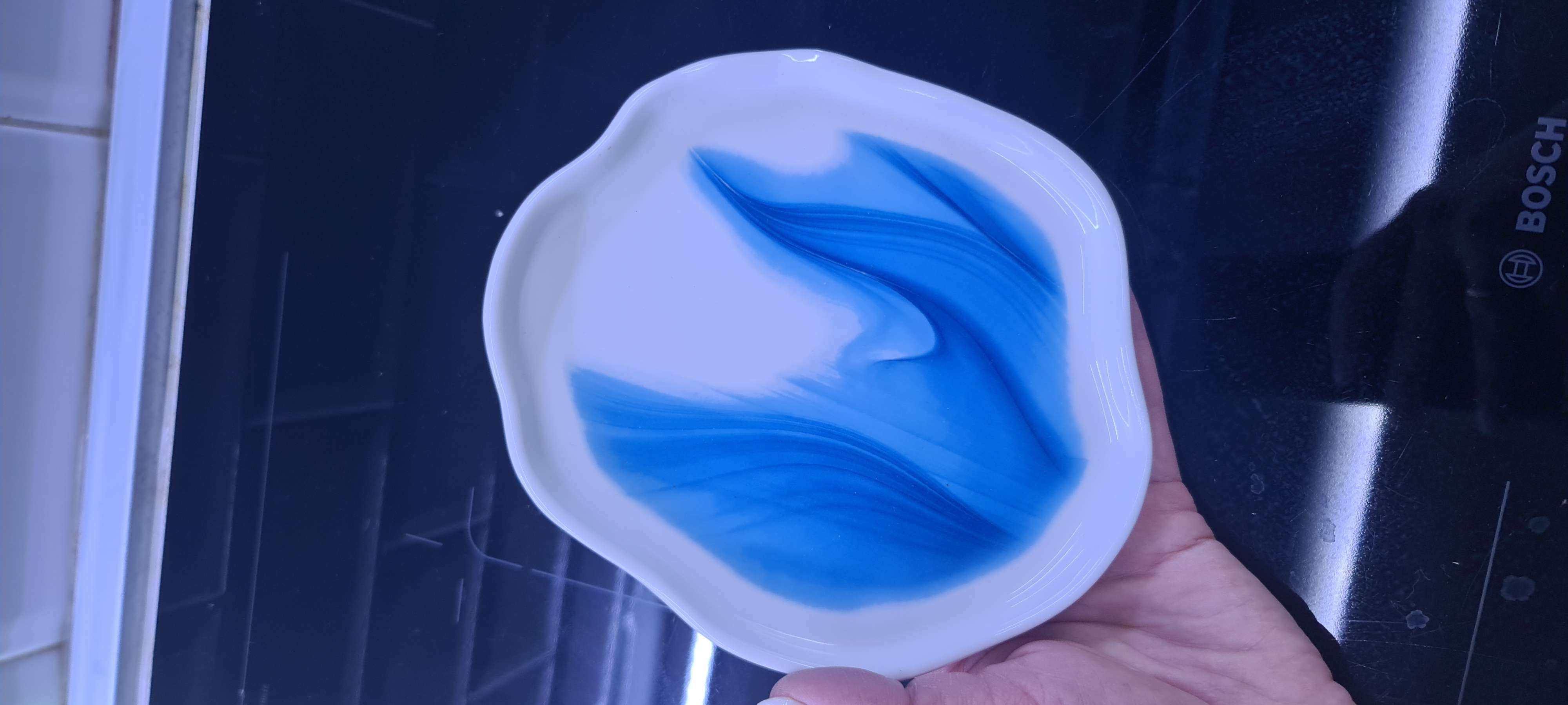 Фотография покупателя товара Тарелка керамическая неровный край «Разводы», 17 см, цвет бело-голубой - Фото 1