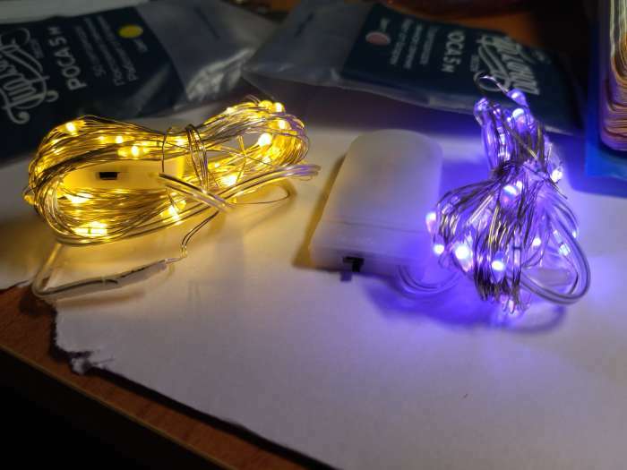 Фотография покупателя товара Гирлянда «Нить» 5 м роса, IP20, серебристая нить, 50 LED, свечение жёлтое, CR2032х2 - Фото 21