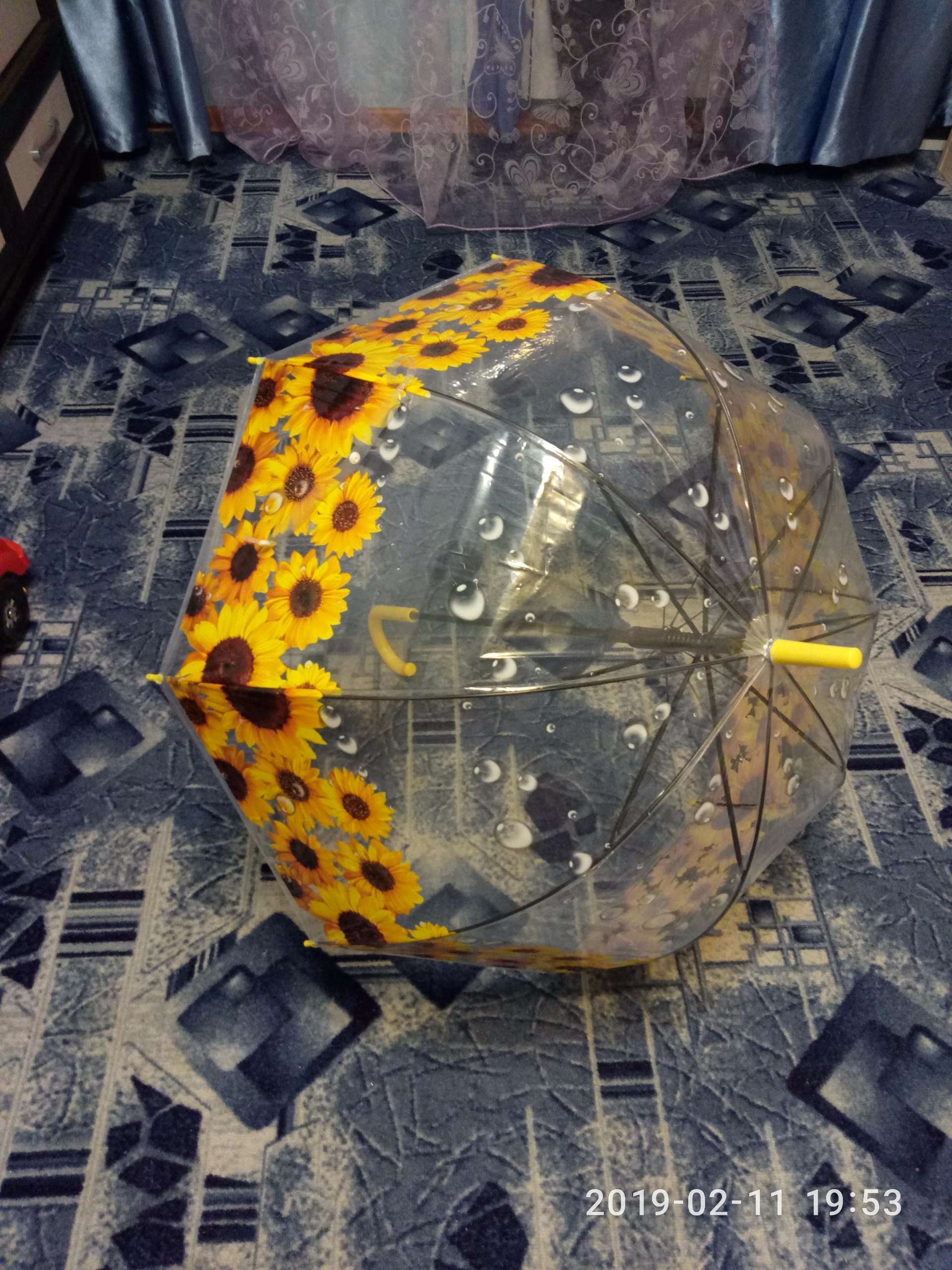 Фотография покупателя товара Зонт - трость полуавтоматический «Подсолнухи», 8 спиц, R = 42 см, цвет жёлтый - Фото 4