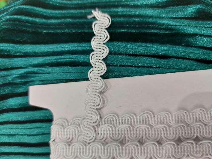 Фотография покупателя товара Тесьма декоративная «Волна», 9 мм, 10 ± 1 м, цвет белый №1 - Фото 1