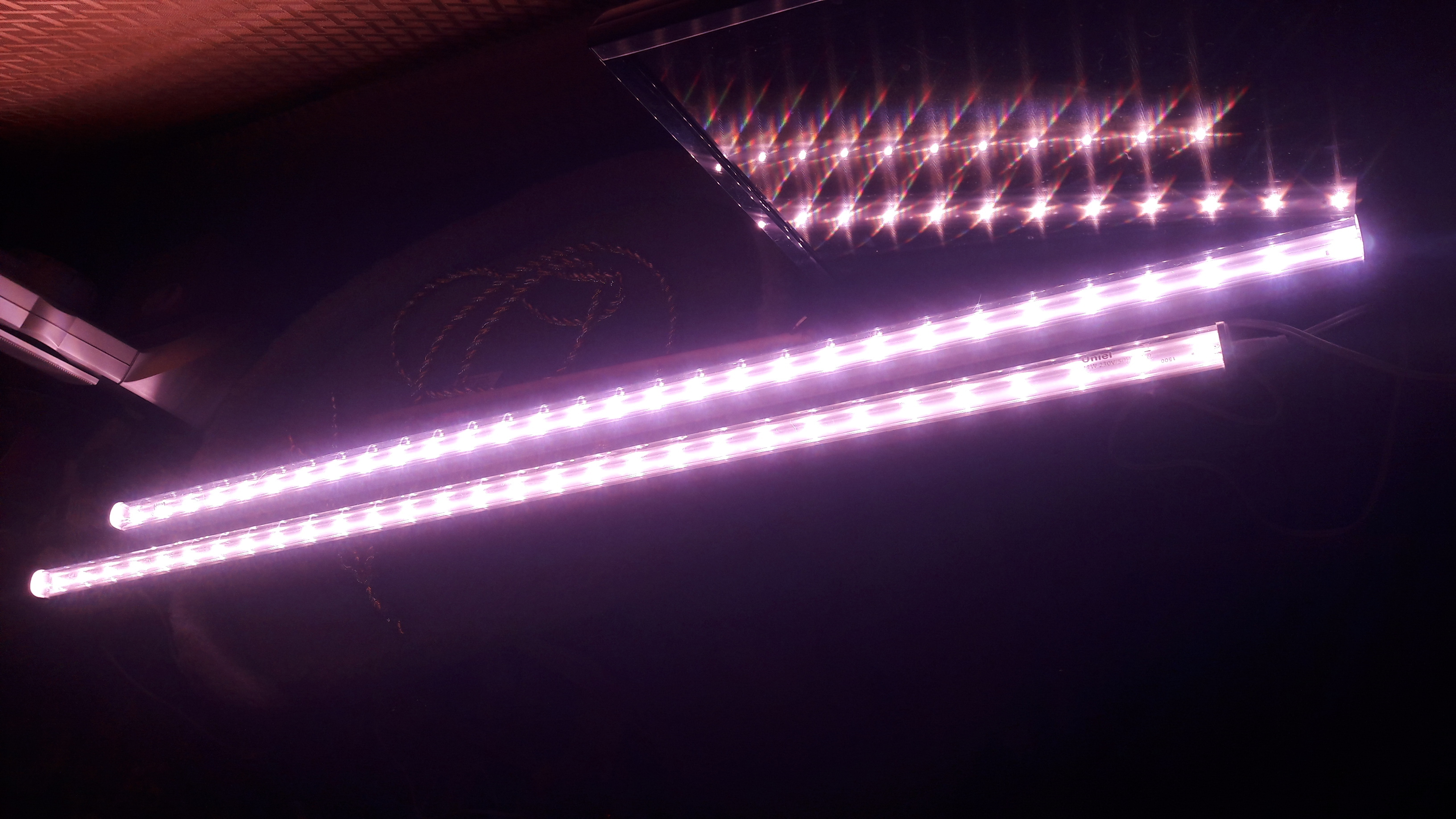Фотография покупателя товара Фитосветильник светодиодный Uniel, 14 Вт, 872 мм, IP20, 220 В, полноспектральный, с выкл. - Фото 3