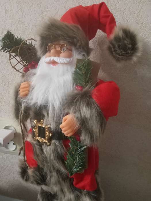 Фотография покупателя товара Дед Мороз "В красной шубке с лыжами и подарками" 45 см - Фото 3