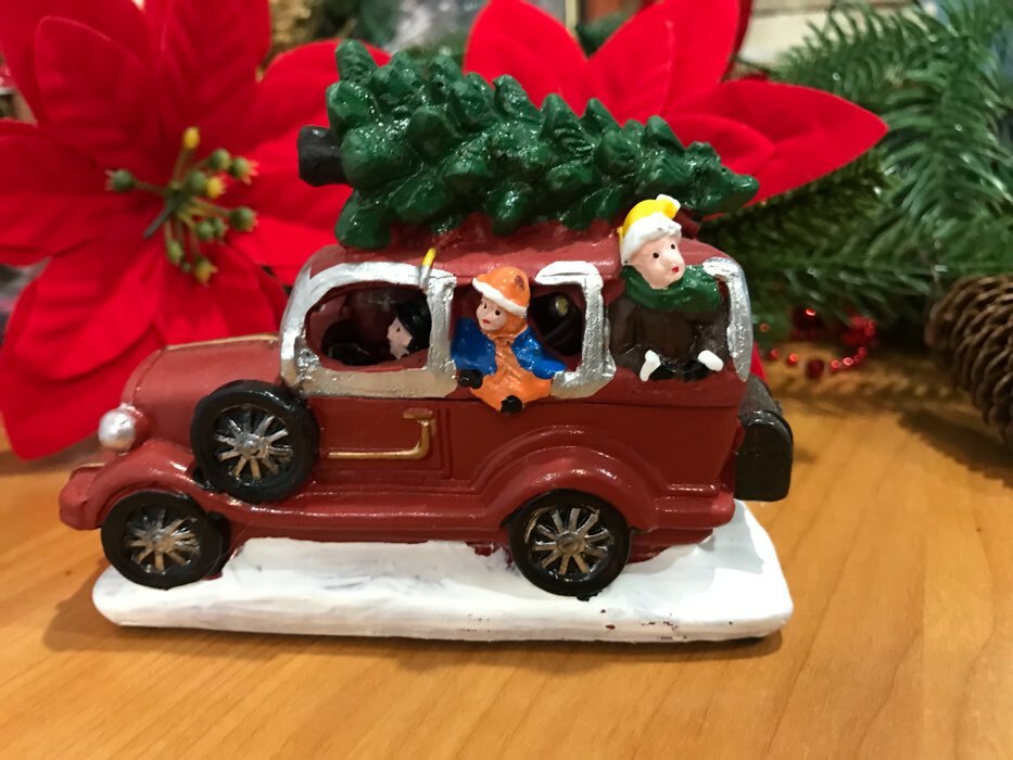 Фотография покупателя товара Светодиодная фигура «Автомобиль с ёлкой», батарейки AG10×3 ( в комплекте), свечение тёплое белое - Фото 13