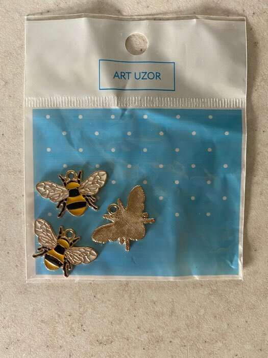 Фотография покупателя товара Декор для творчества металл "Пчела" эмаль 1,7х2,6 см