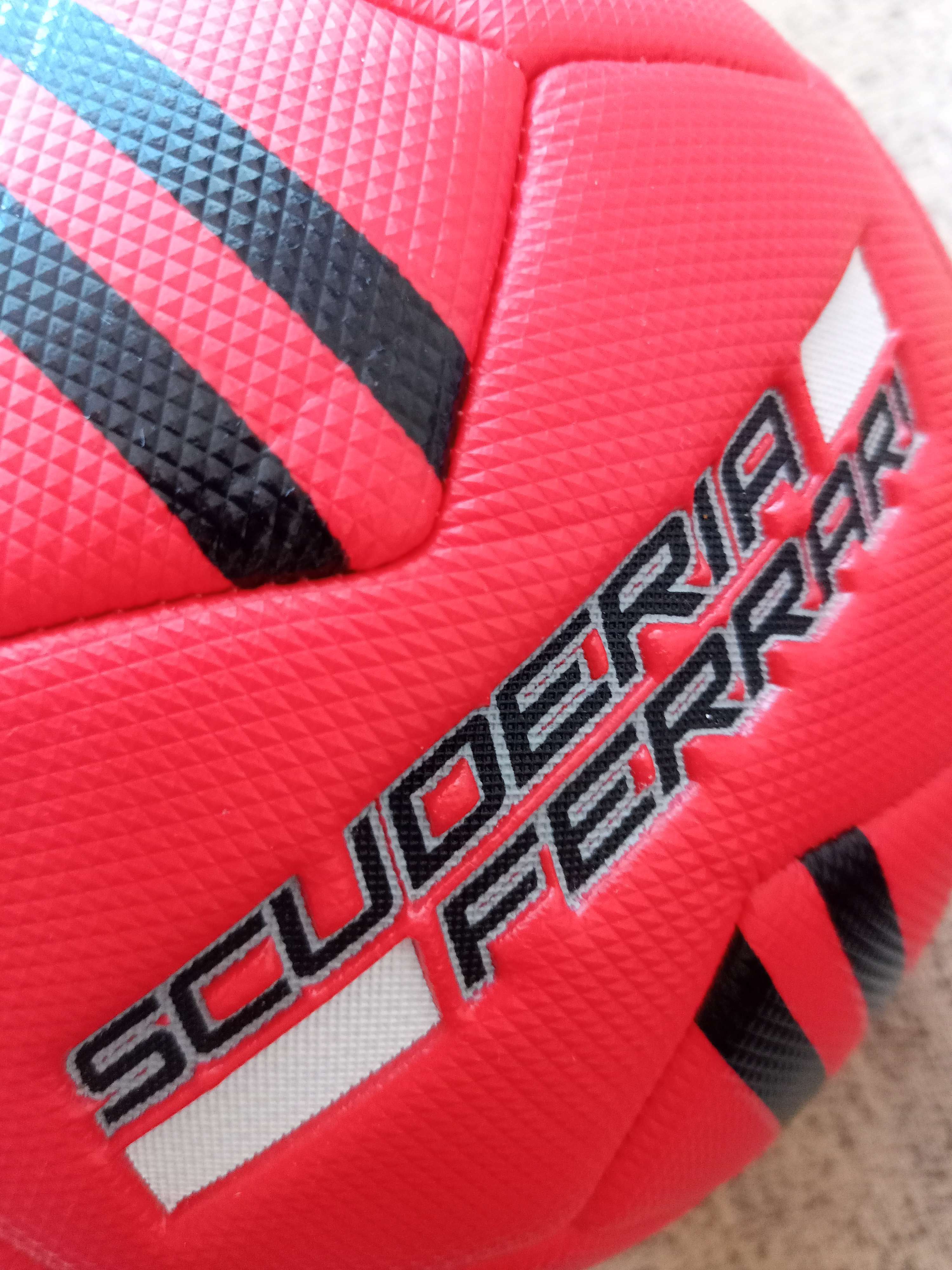 Фотография покупателя товара Мяч футбольный FERRARI р.5, цвет красный - Фото 1